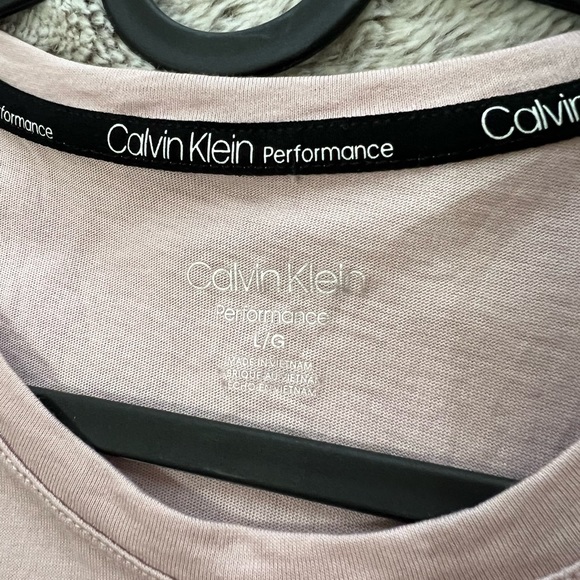 Calvin Klein workout tank - Picture 2 of 4